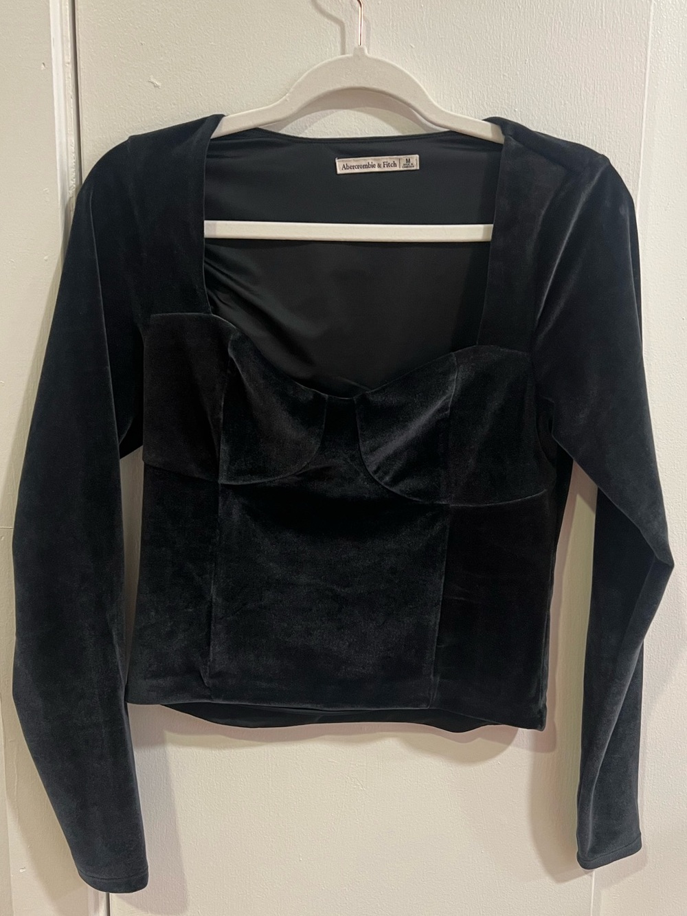 Abercrombie & Fitch Black Velvet Long-Sleeve Sweetheart Top